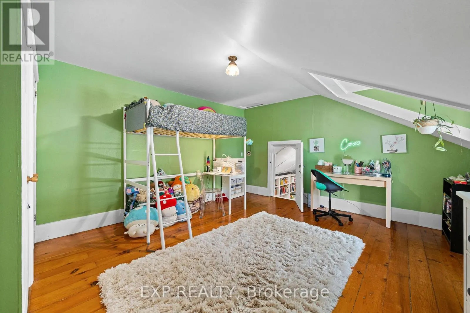 141/142 STATION ROAD