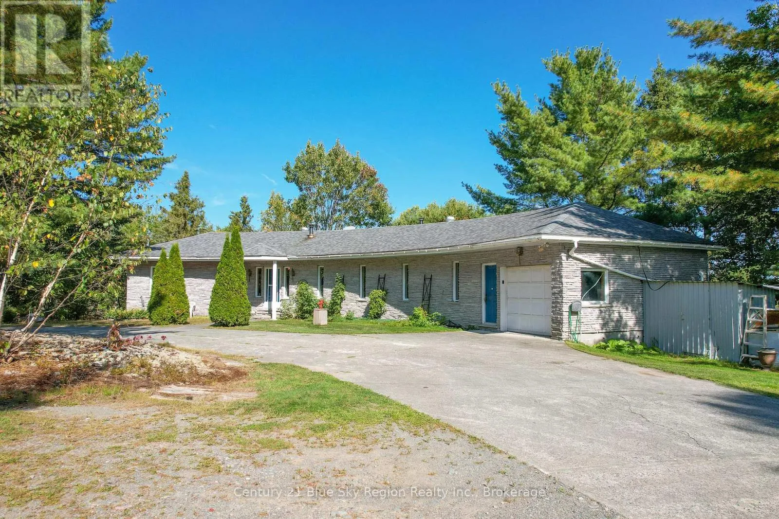 860 DEER LAKE ROAD