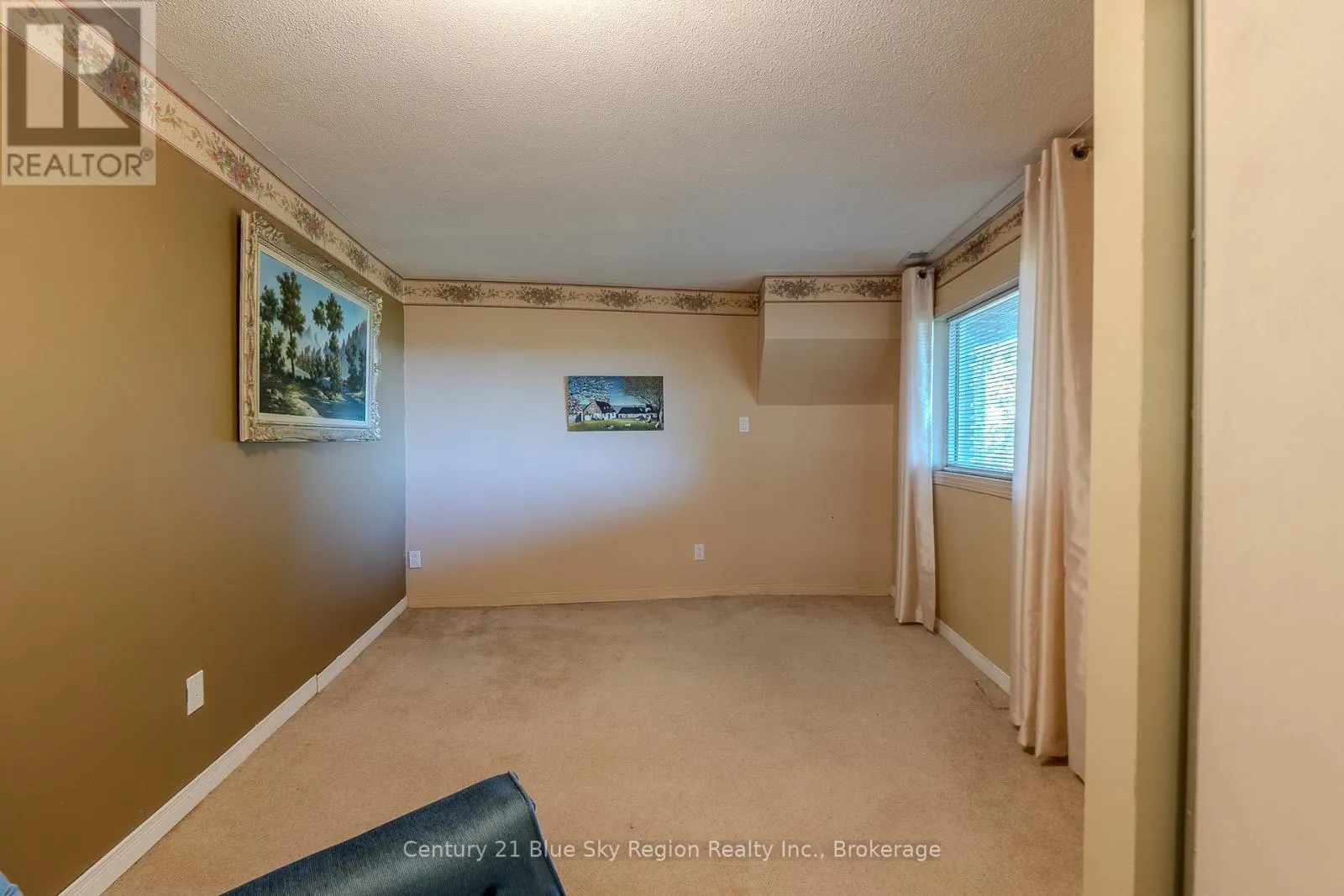 860 DEER LAKE ROAD