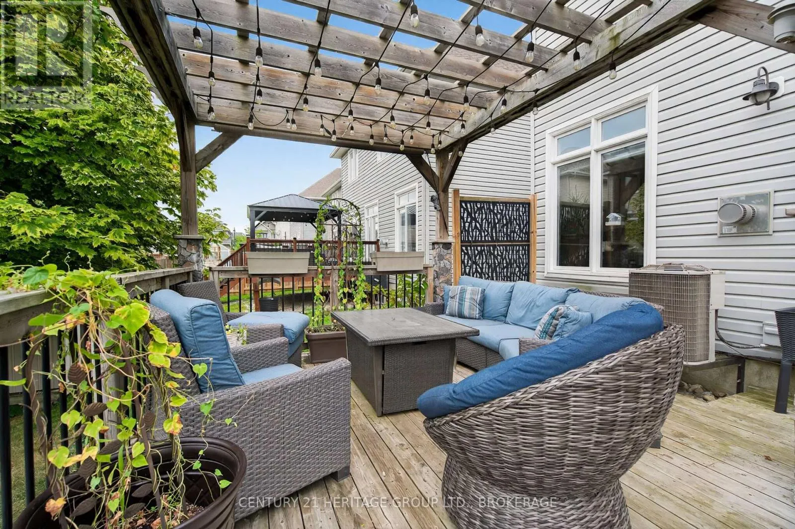 1208 IRIS DRIVE