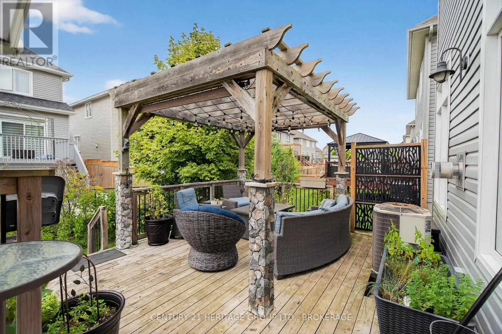 1208 IRIS DRIVE