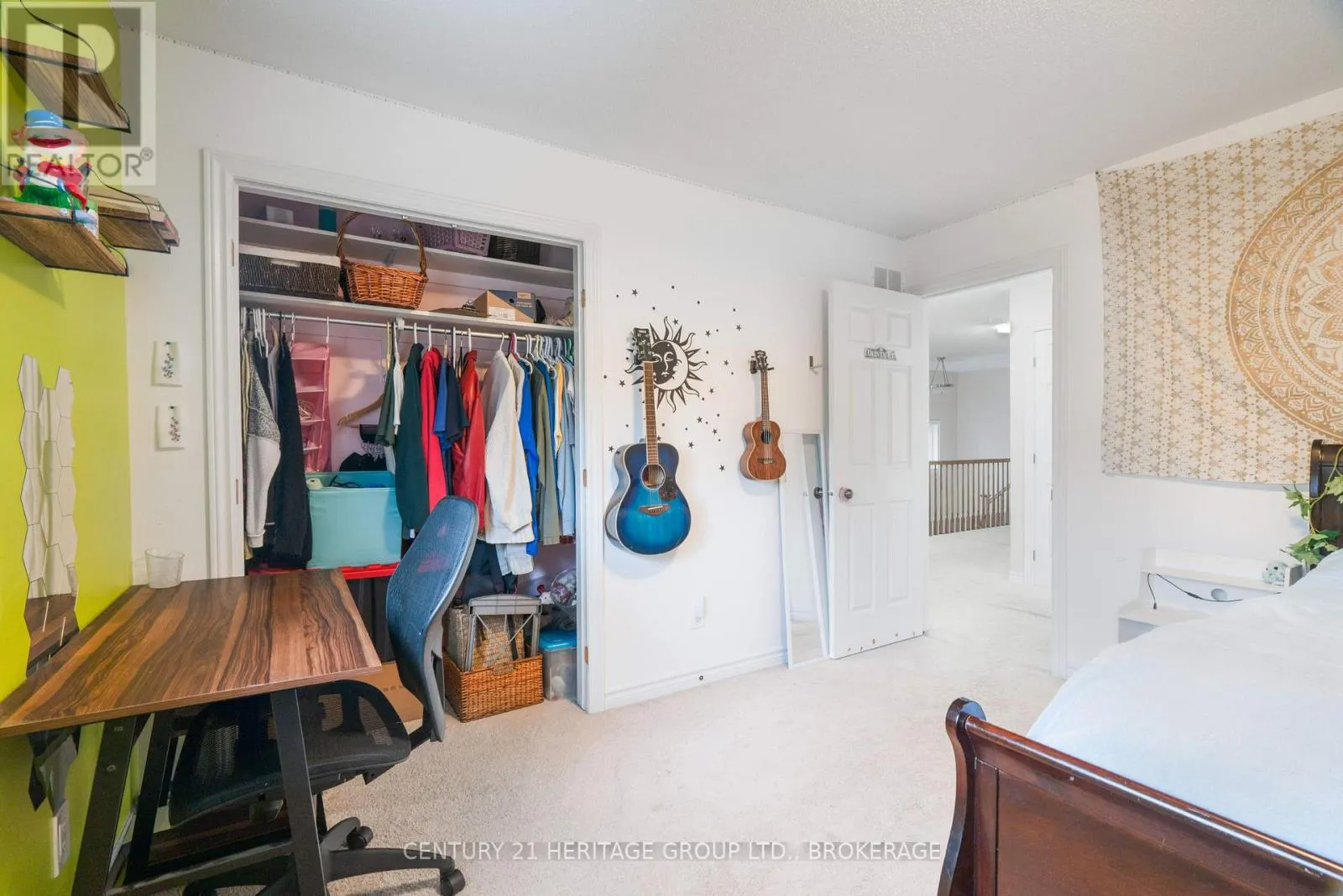 1208 IRIS DRIVE