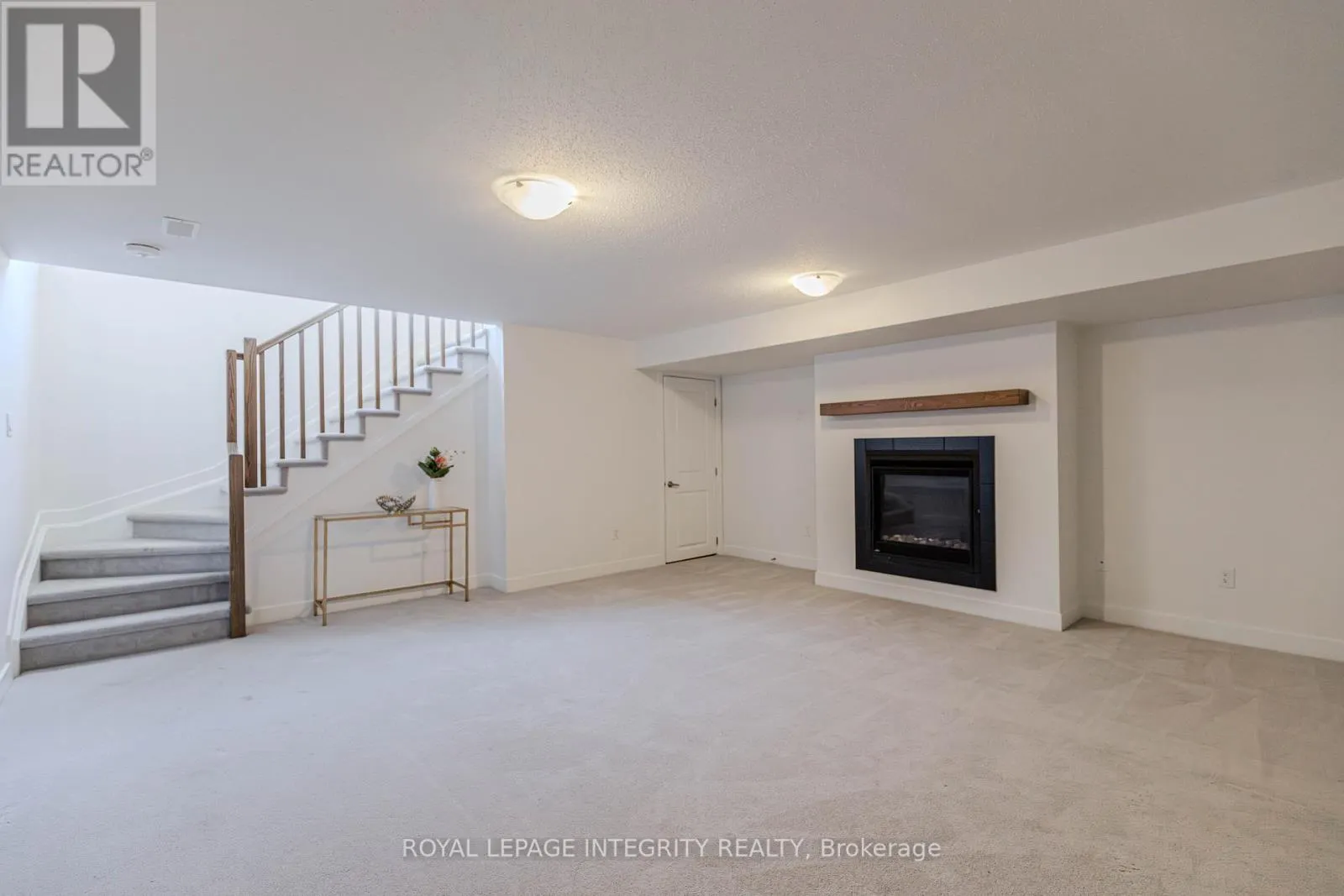 713 TEASEL WAY