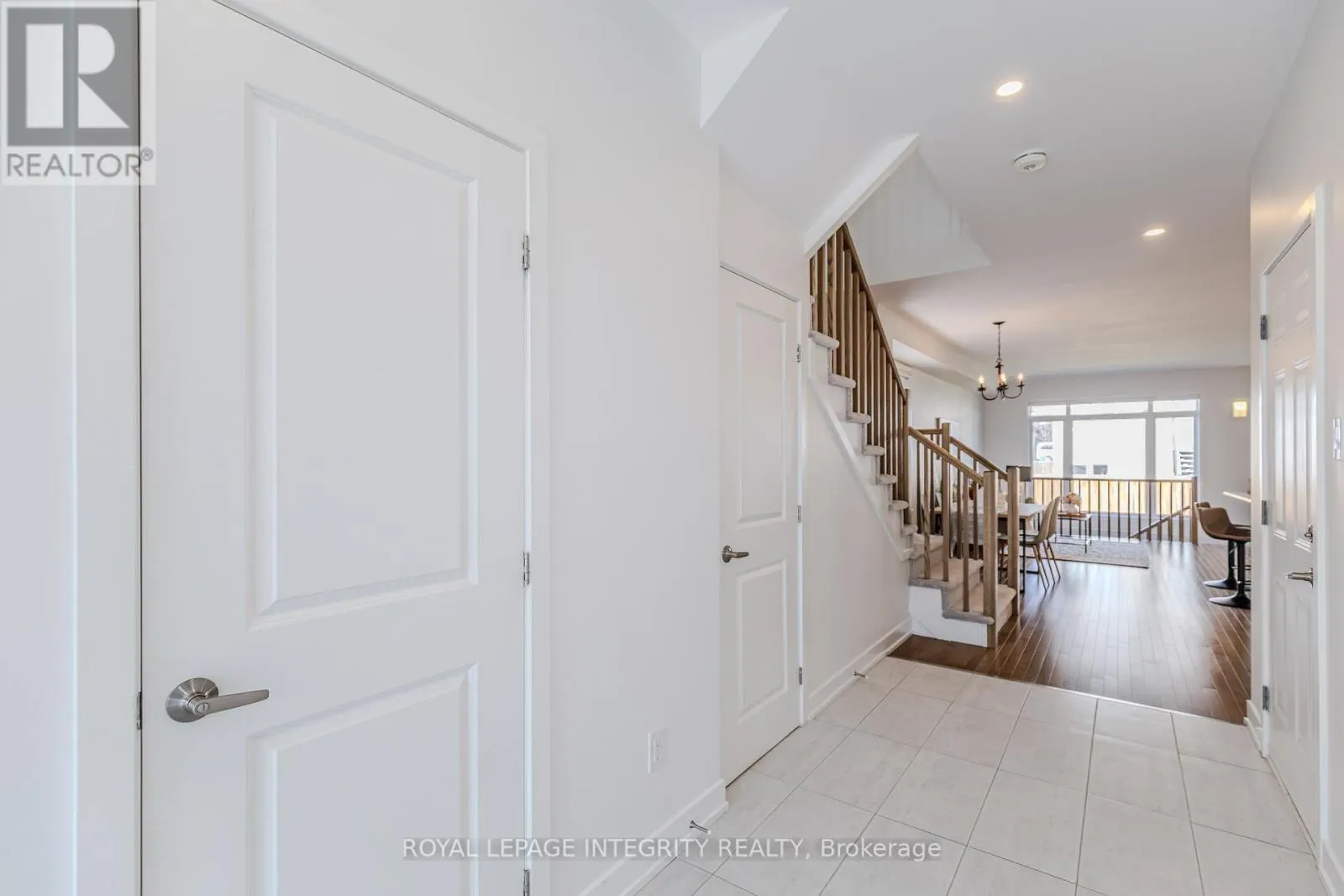 713 TEASEL WAY