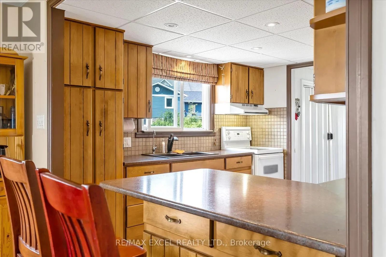 665 NORTH SHORE DRIVE E