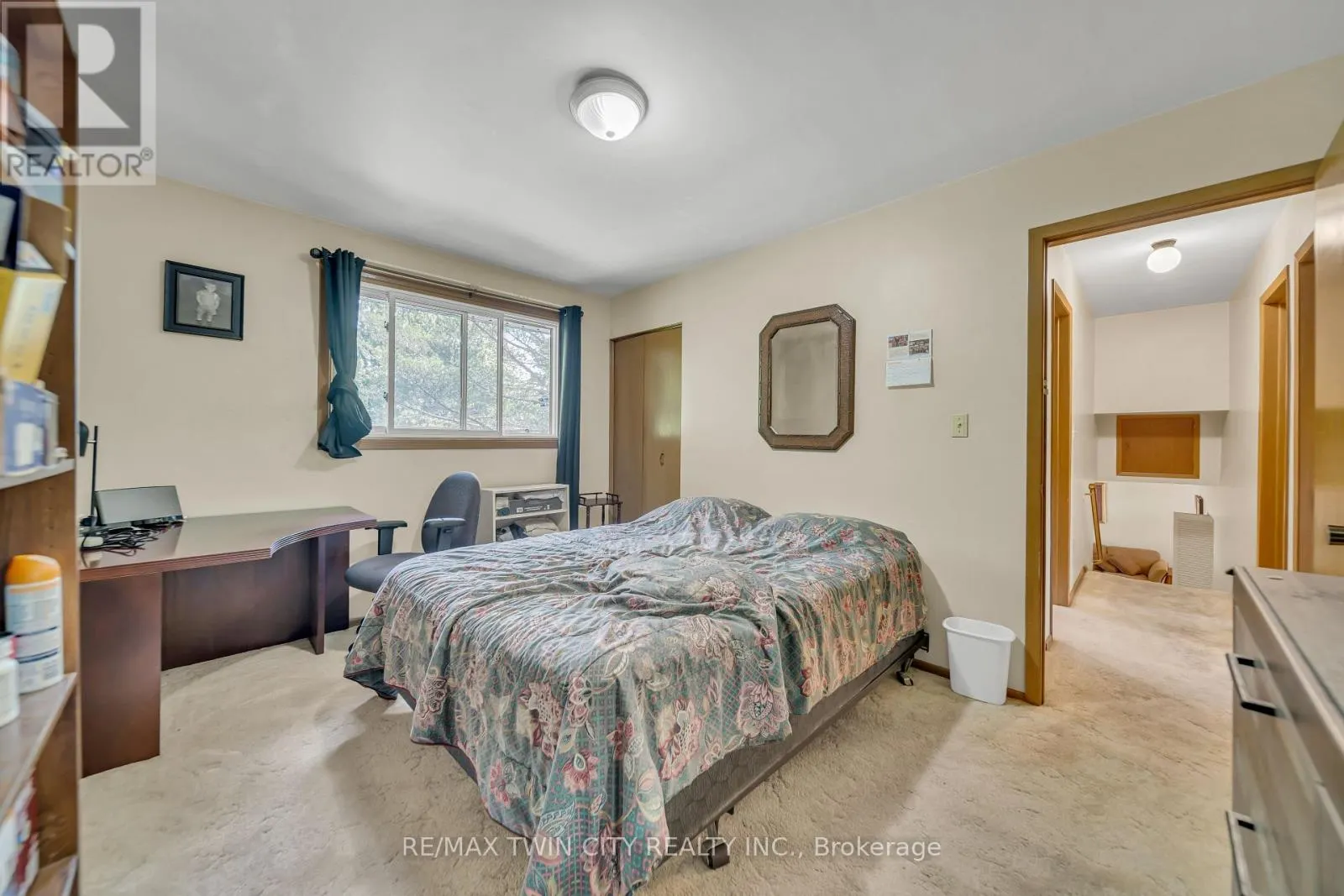 395 MOSSOM PLACE