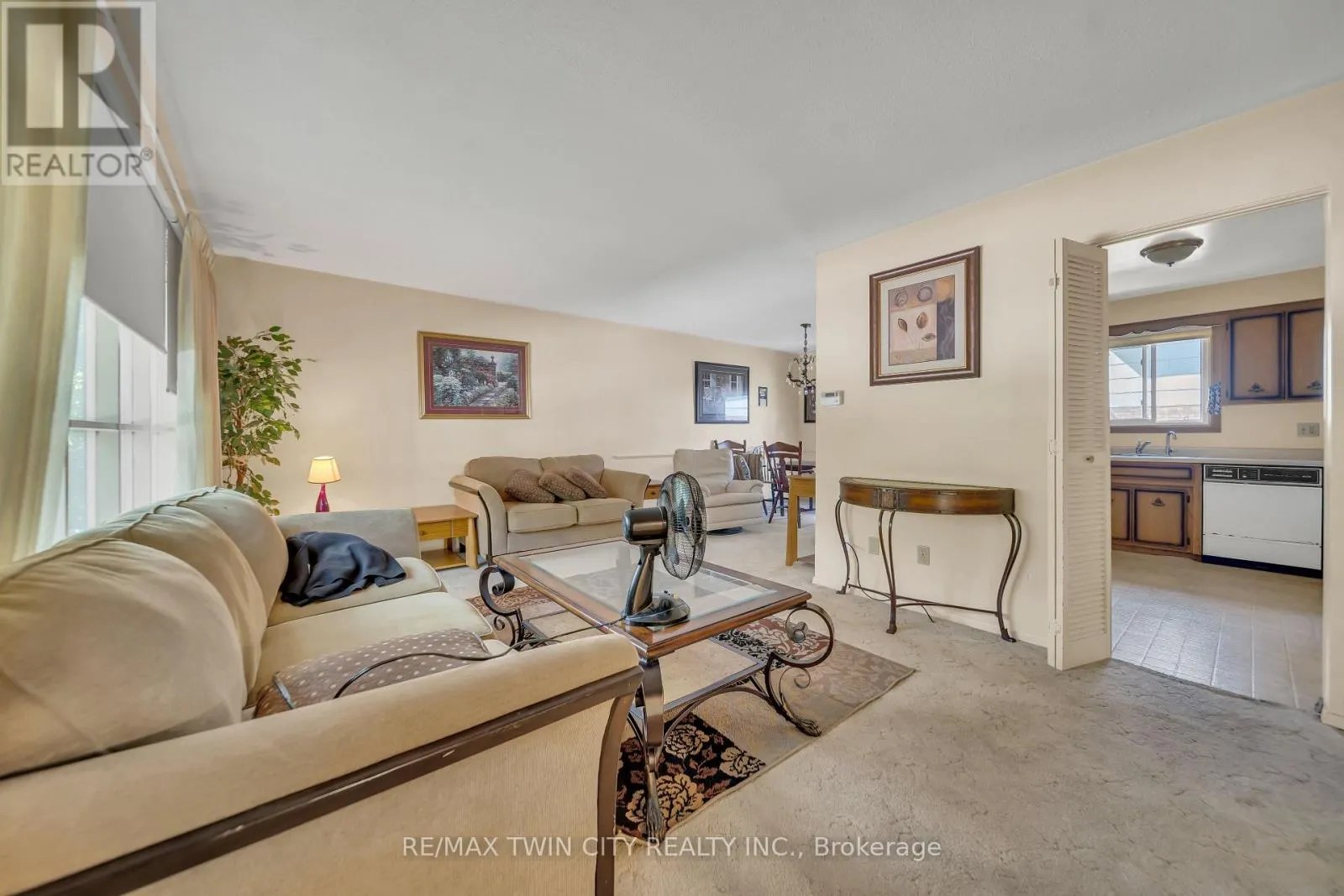 395 MOSSOM PLACE