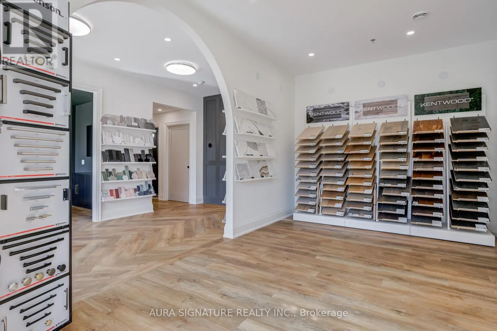 4 - 2605 BINBROOK ROAD