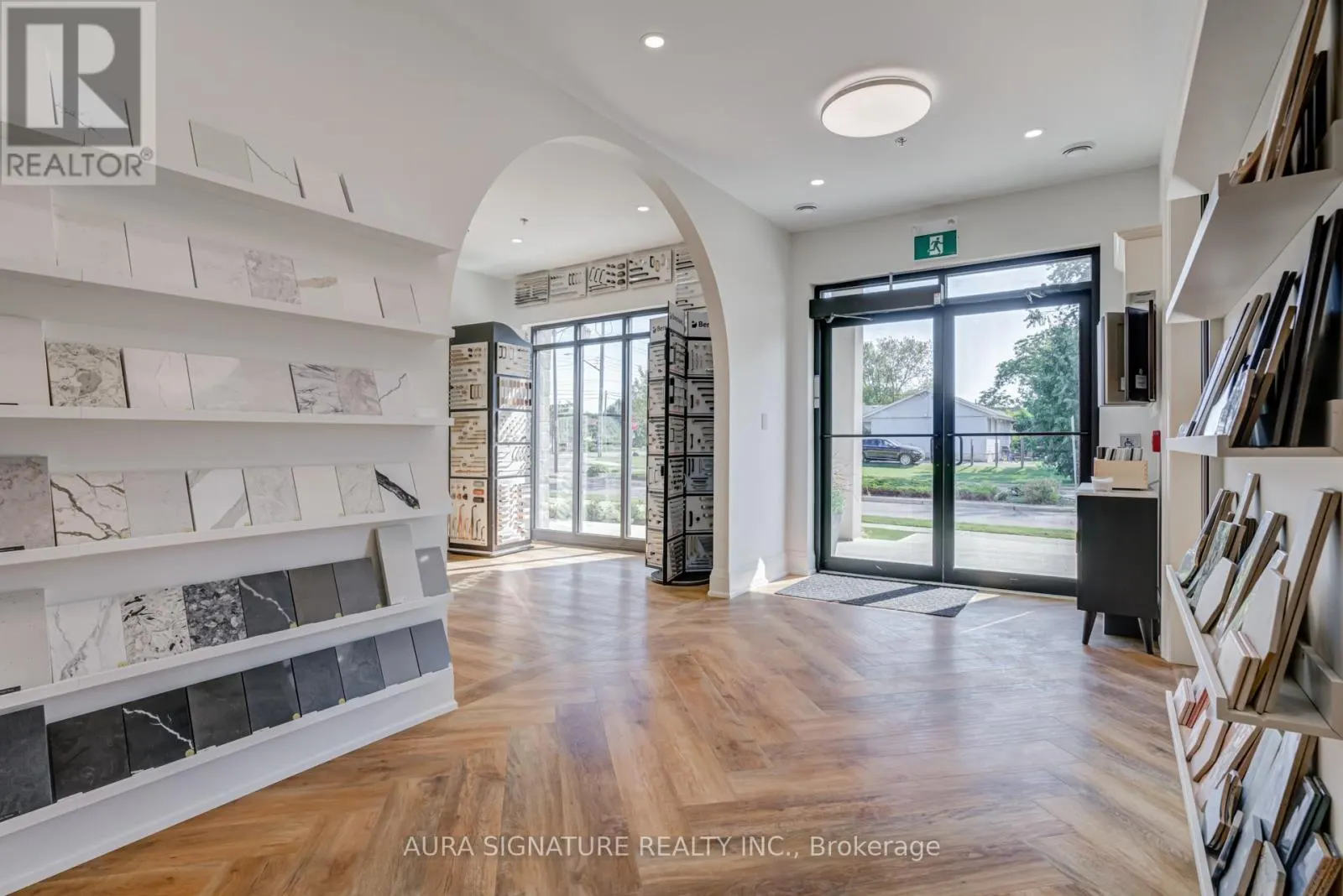 4 - 2605 BINBROOK ROAD