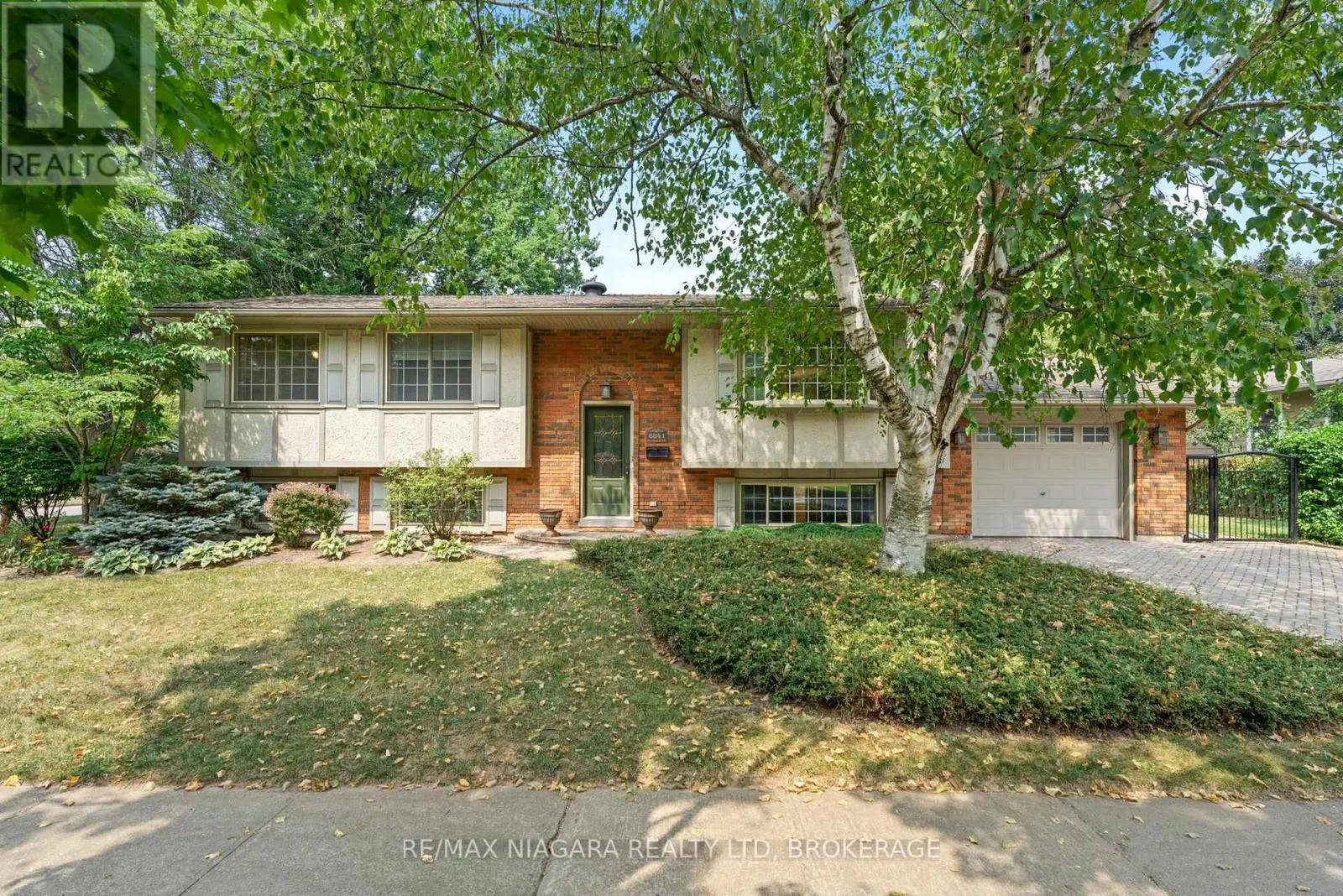 6841 DELLPARK DRIVE