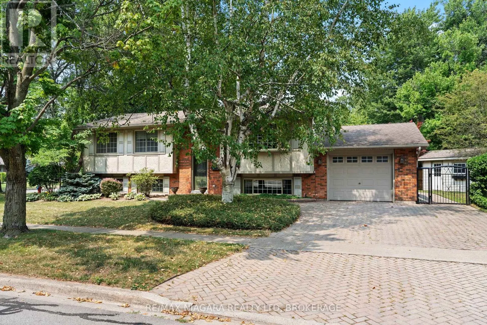 6841 DELLPARK DRIVE