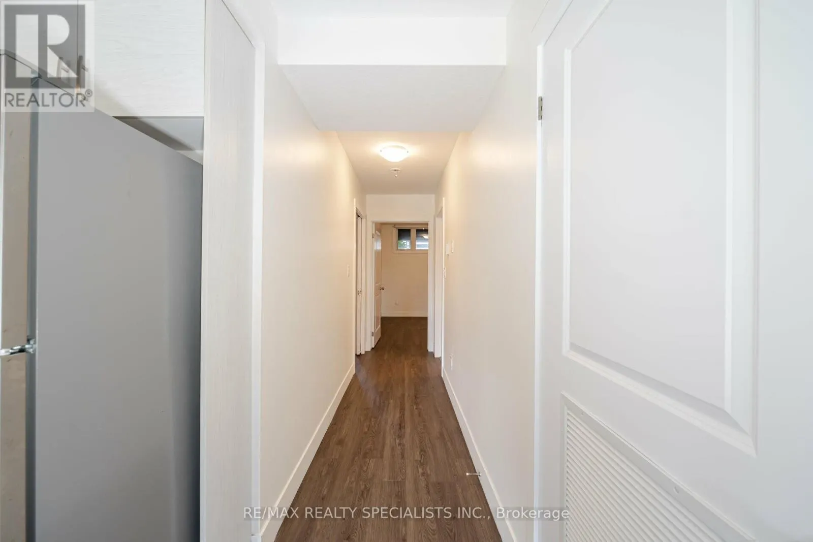 B-17 - 160 ROCHEFORT STREET
