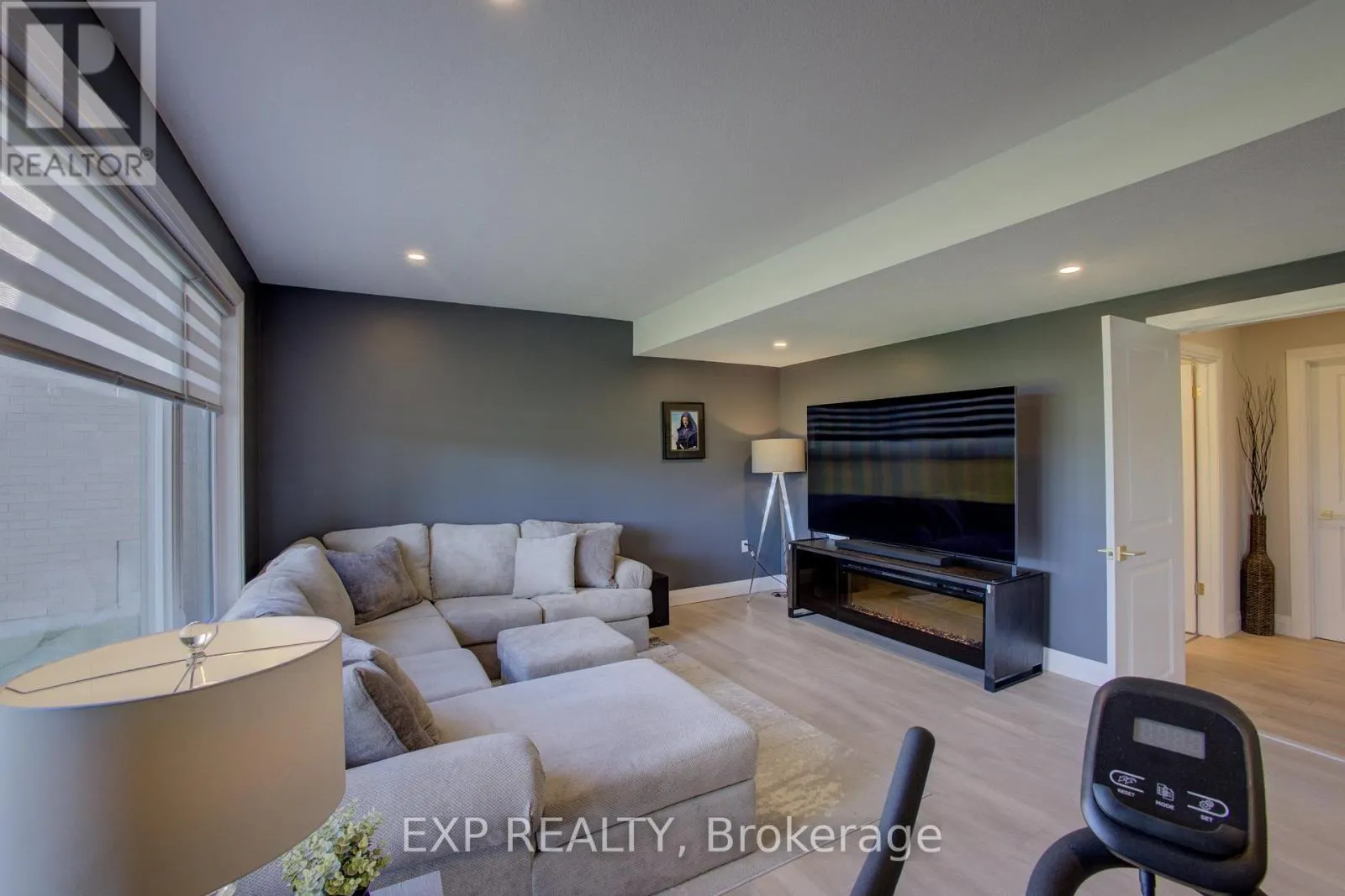 90 REA DRIVE