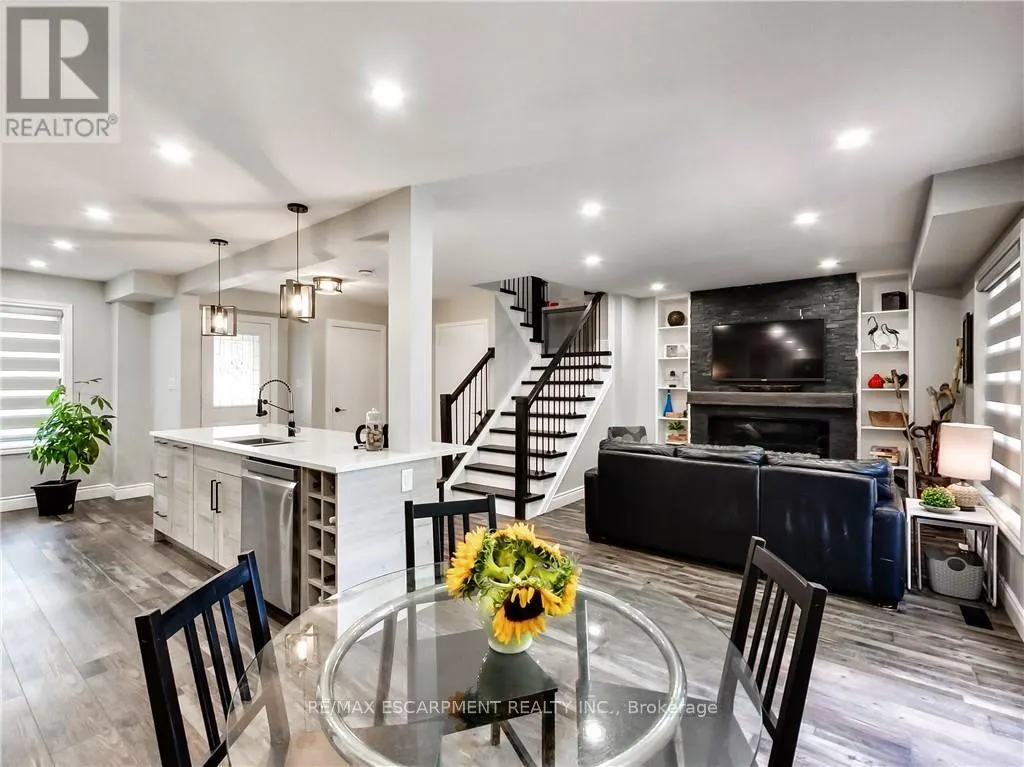 22 HEDGELAWN DRIVE
