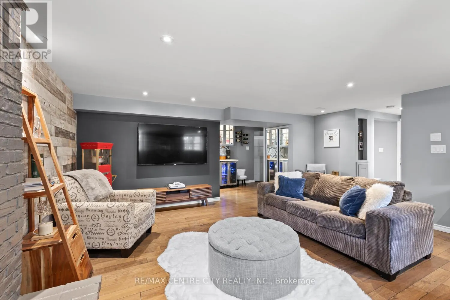 469 BELVEDERE PLACE