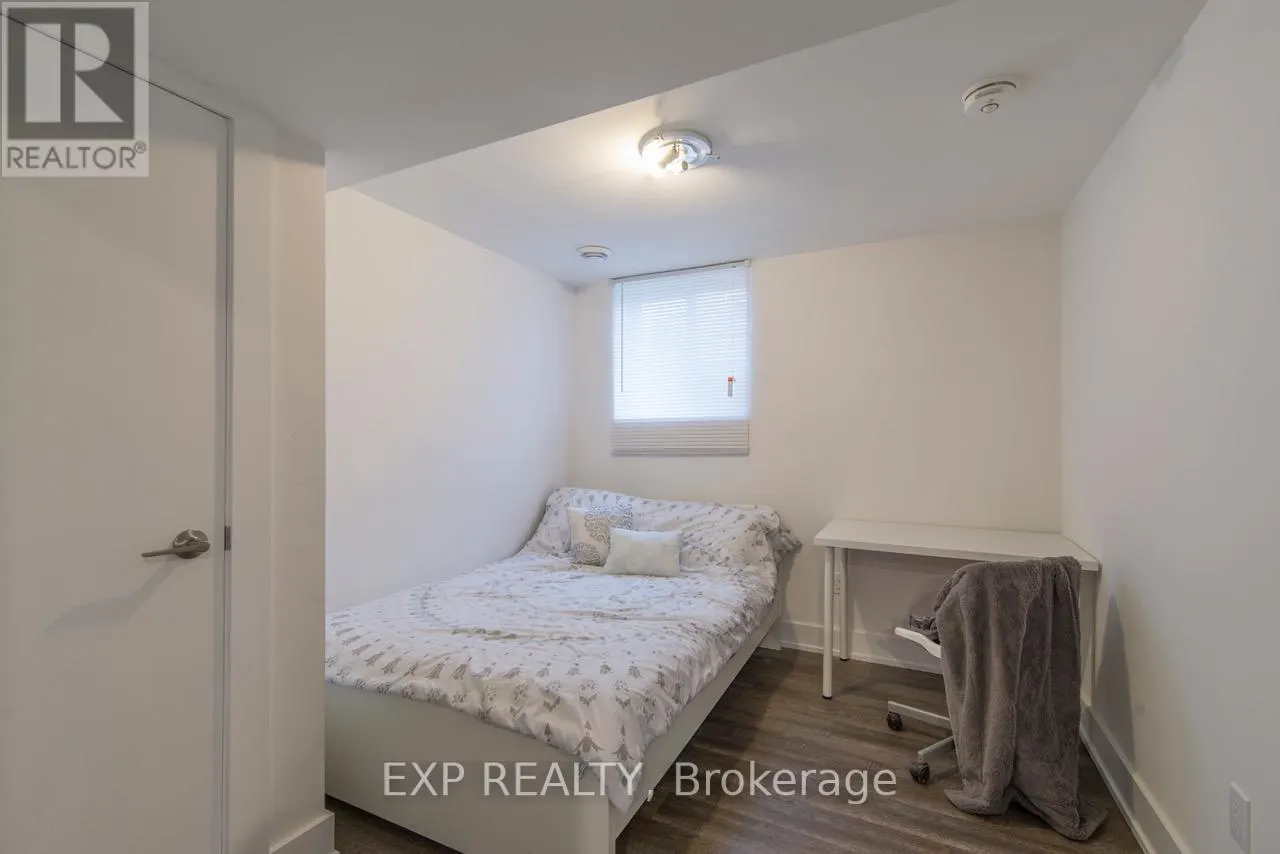 150 MEADOWLANDS DRIVE W