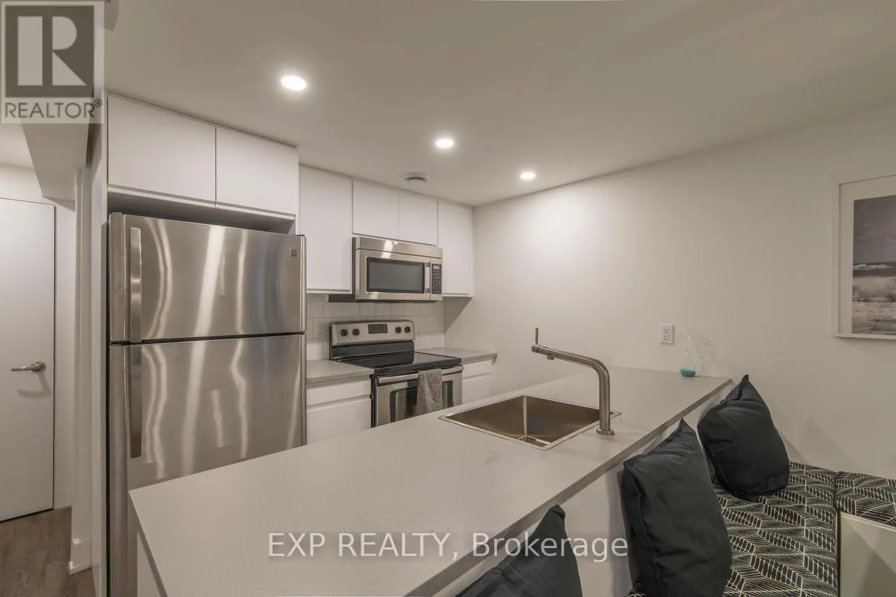 150 MEADOWLANDS DRIVE W
