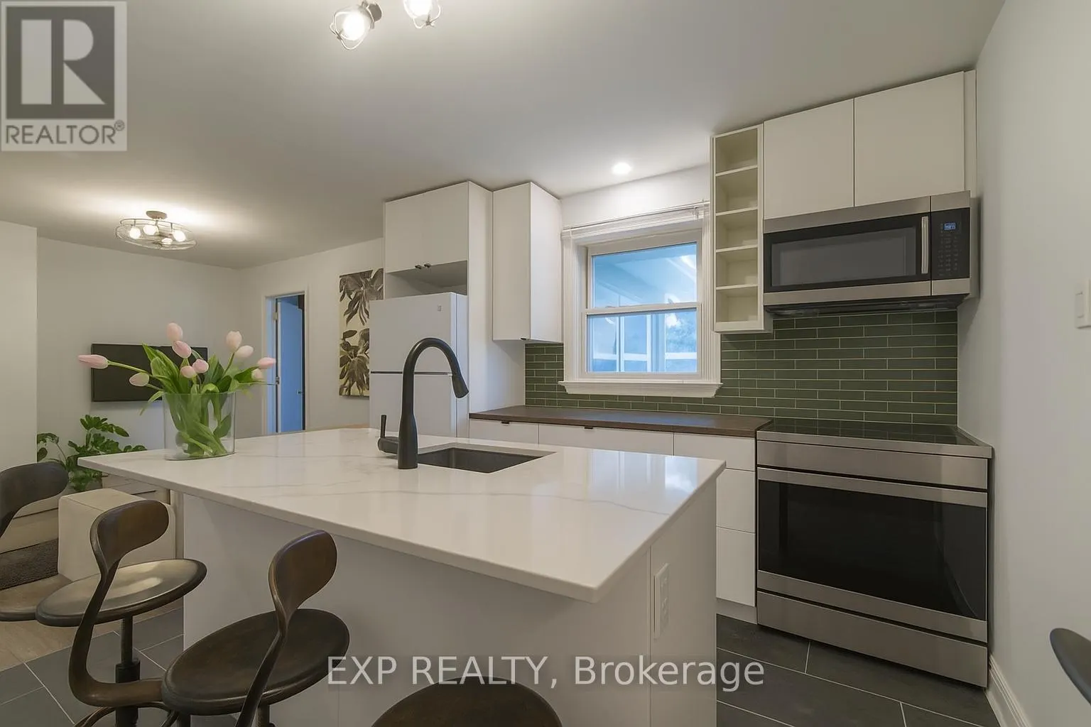 150 MEADOWLANDS DRIVE W