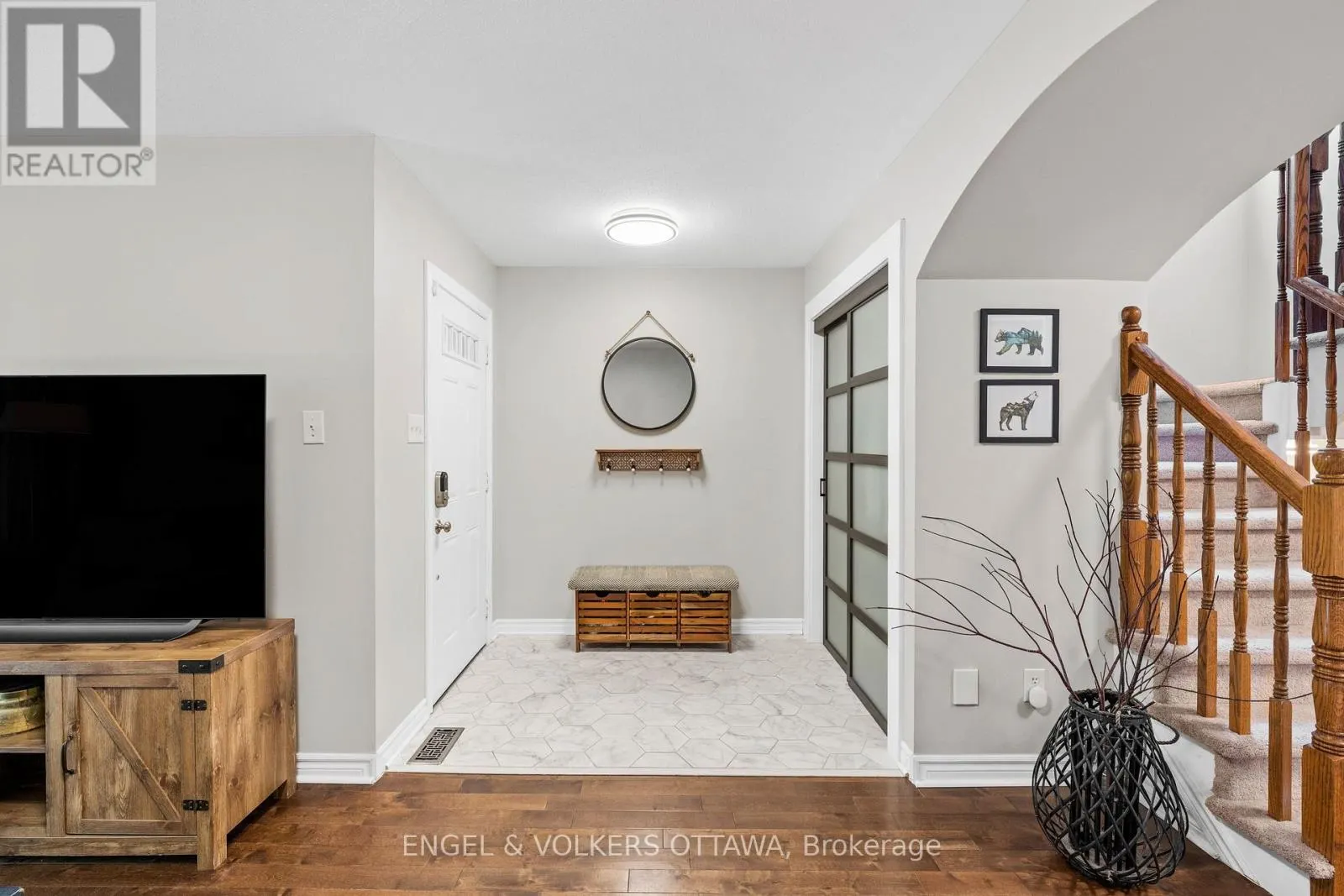 416 VENDEVALE AVENUE