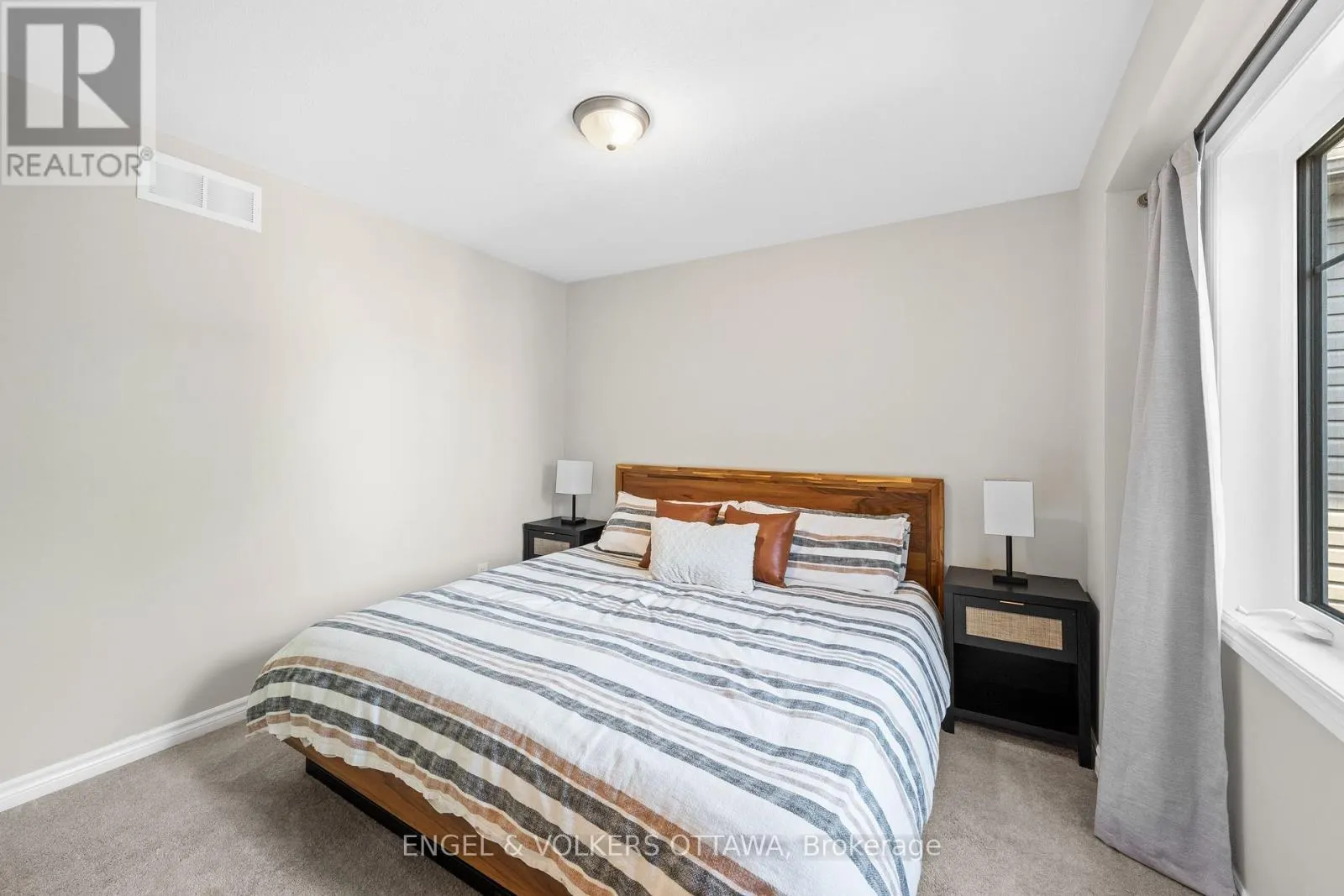 416 VENDEVALE AVENUE