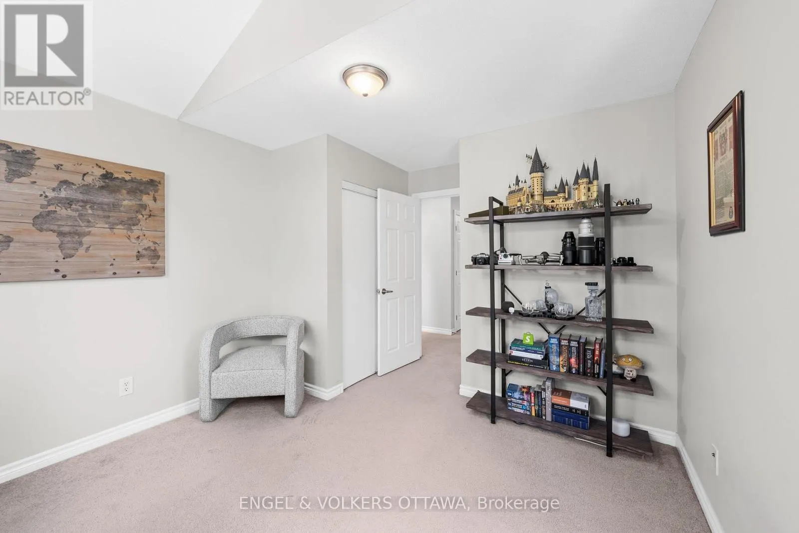 416 VENDEVALE AVENUE