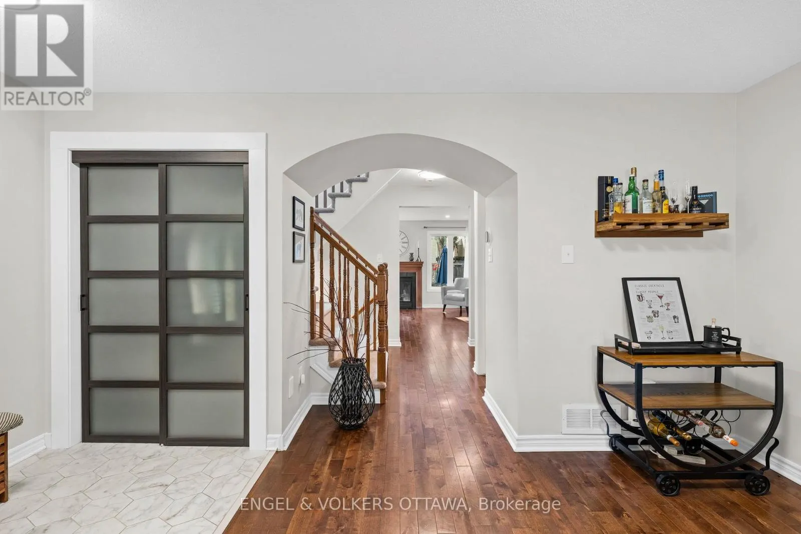 416 VENDEVALE AVENUE