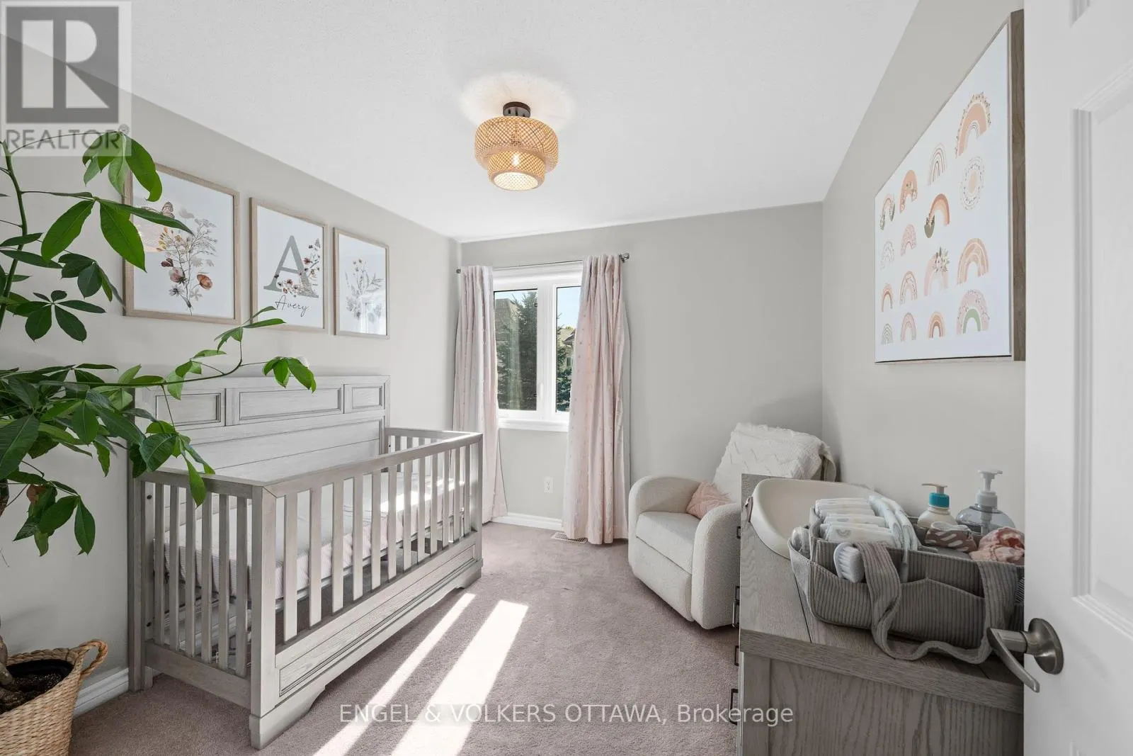 416 VENDEVALE AVENUE
