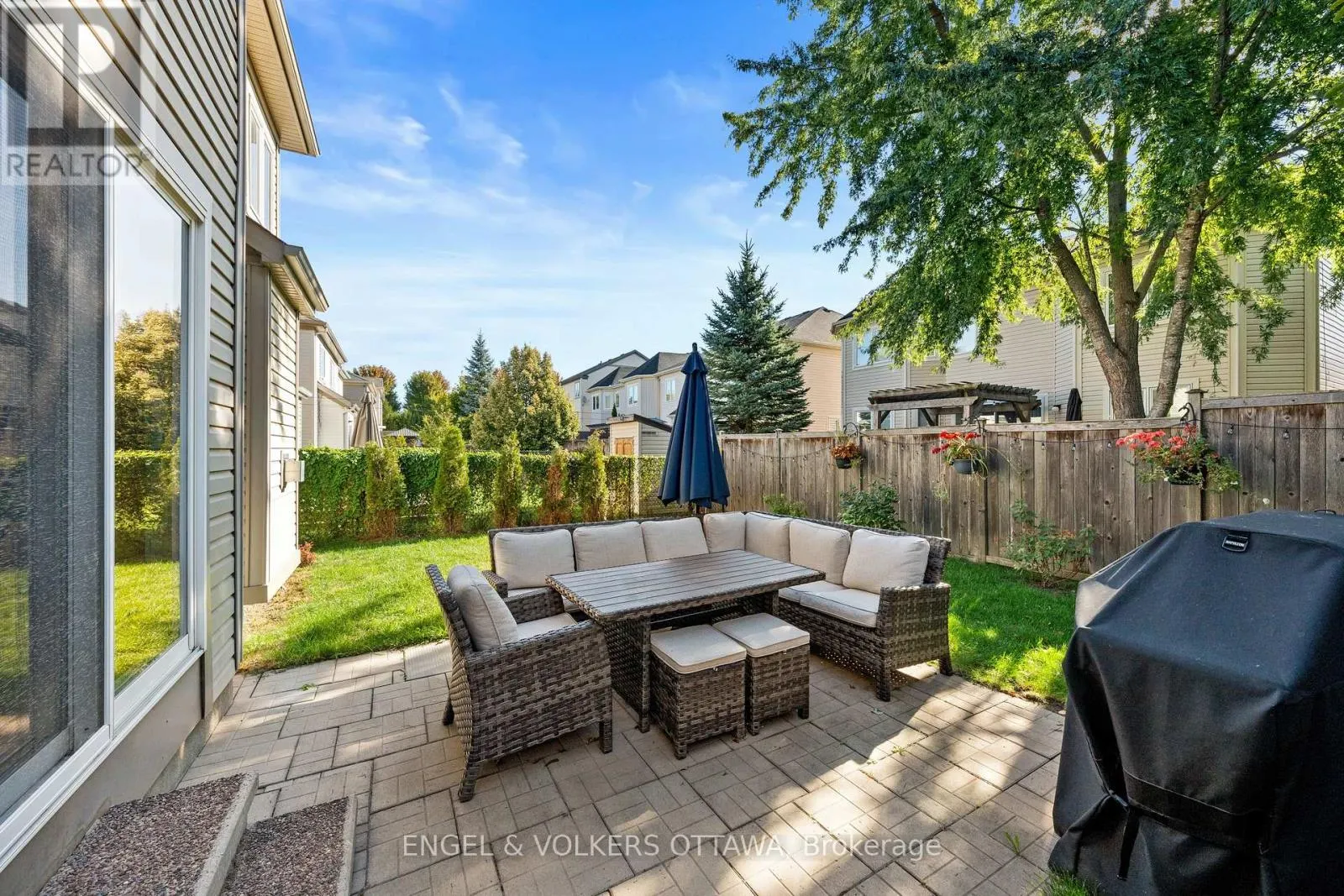 416 VENDEVALE AVENUE