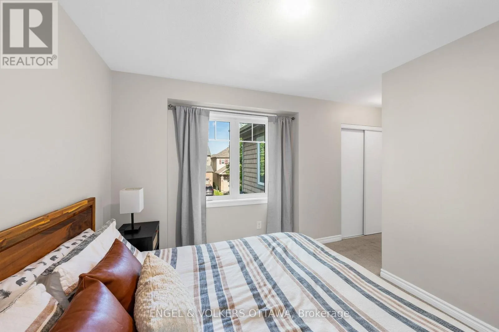 416 VENDEVALE AVENUE