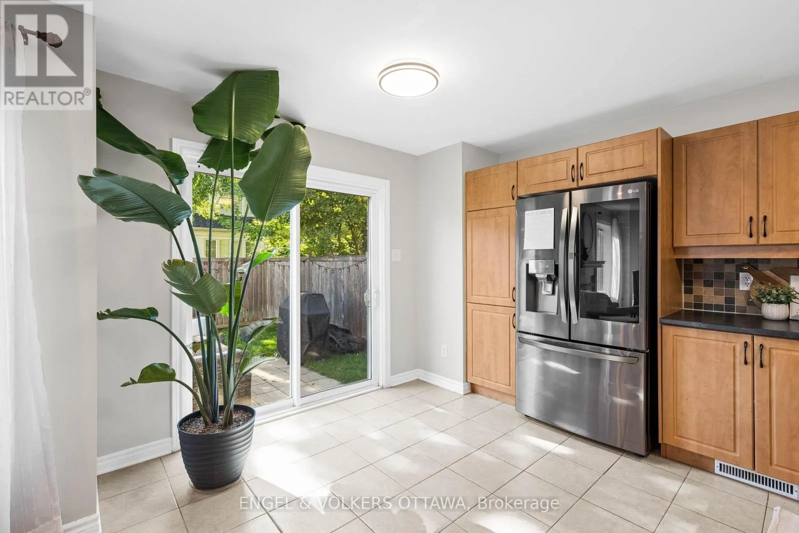 416 VENDEVALE AVENUE