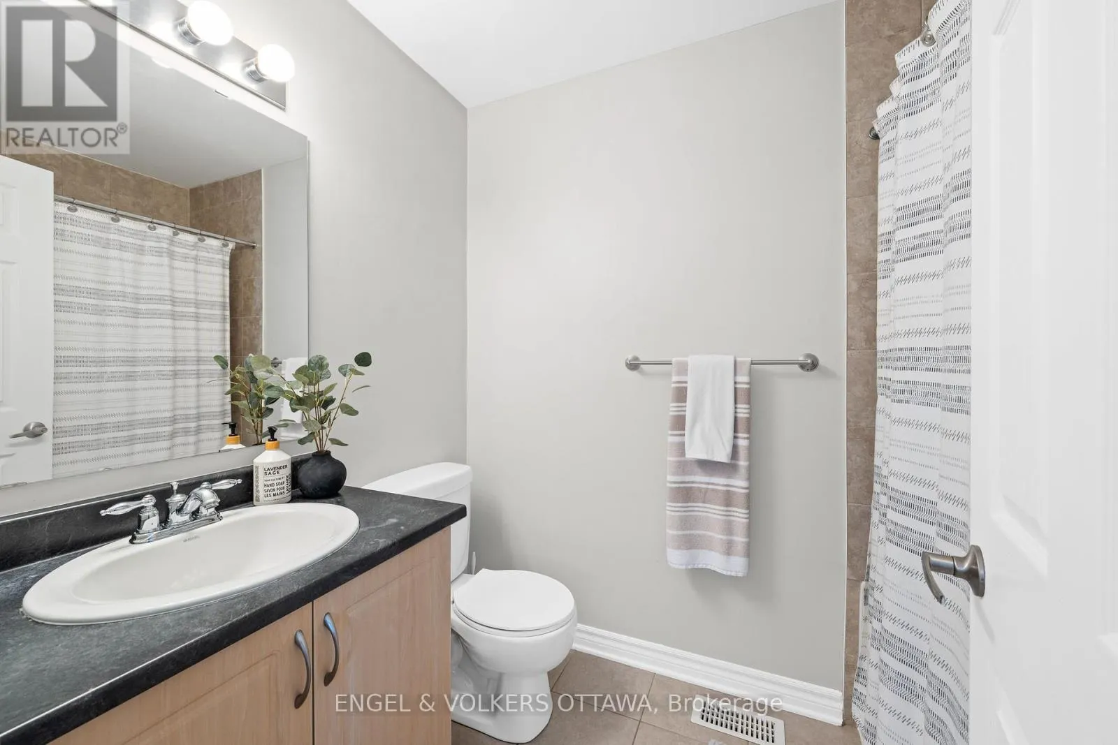 416 VENDEVALE AVENUE