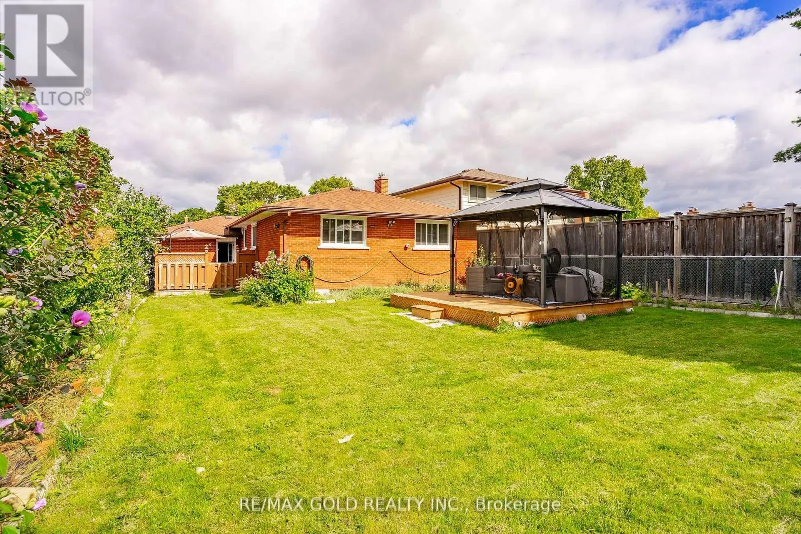 55 RAMBLEWOOD WAY