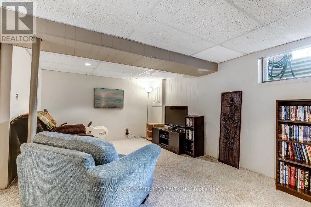 3 - 669 OSGOODE DRIVE, #3