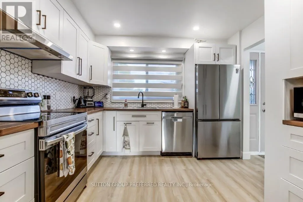 3 - 669 OSGOODE DRIVE, #3