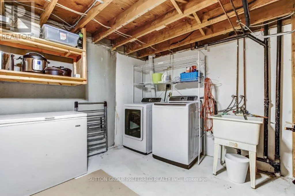 3 - 669 OSGOODE DRIVE, #3