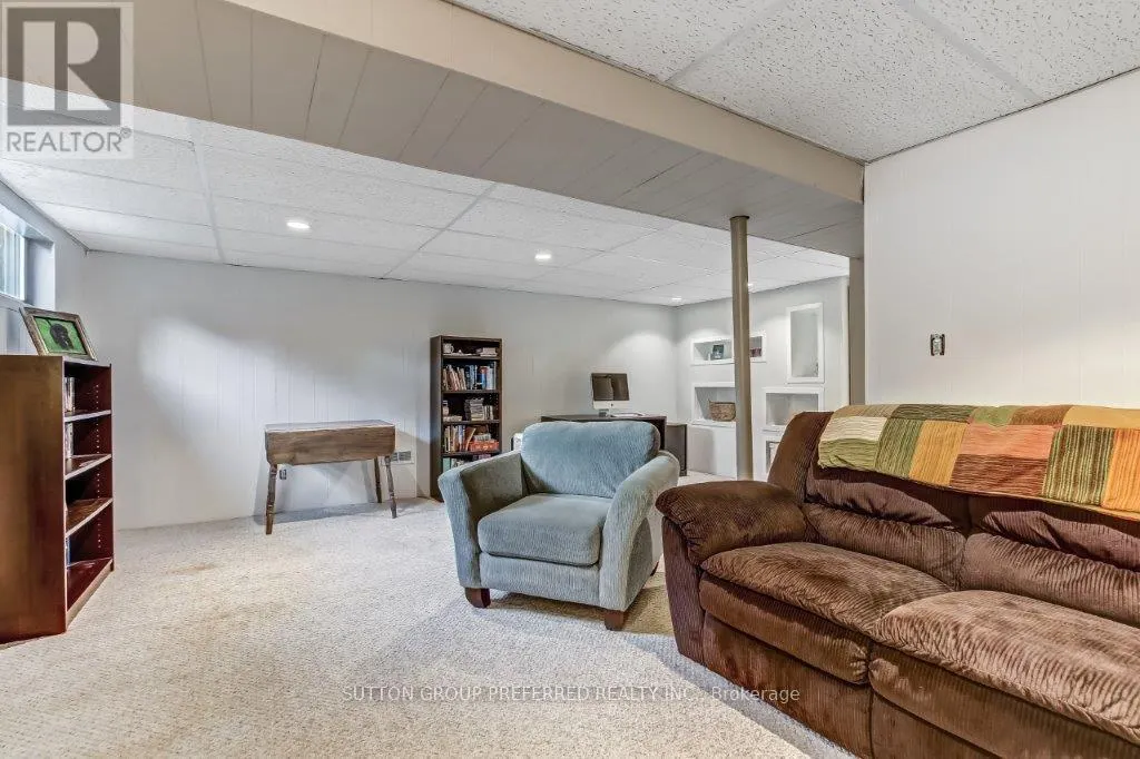 3 - 669 OSGOODE DRIVE, #3