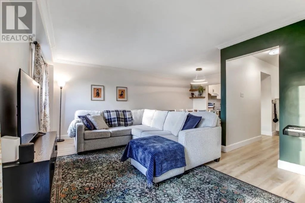 3 - 669 OSGOODE DRIVE, #3