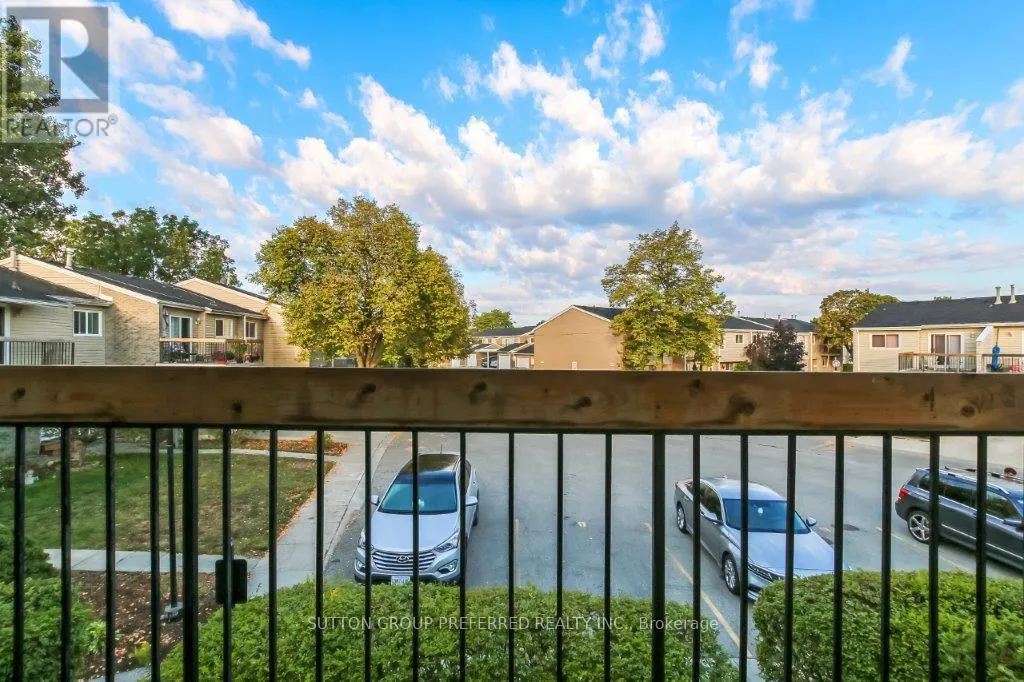 3 - 669 OSGOODE DRIVE, #3