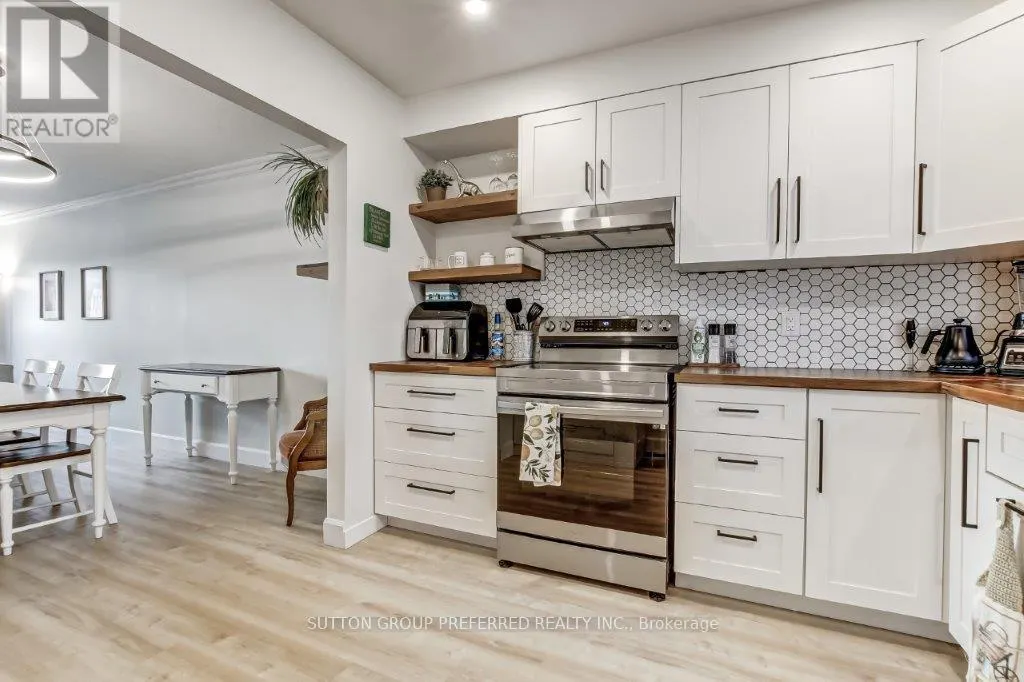 3 - 669 OSGOODE DRIVE, #3