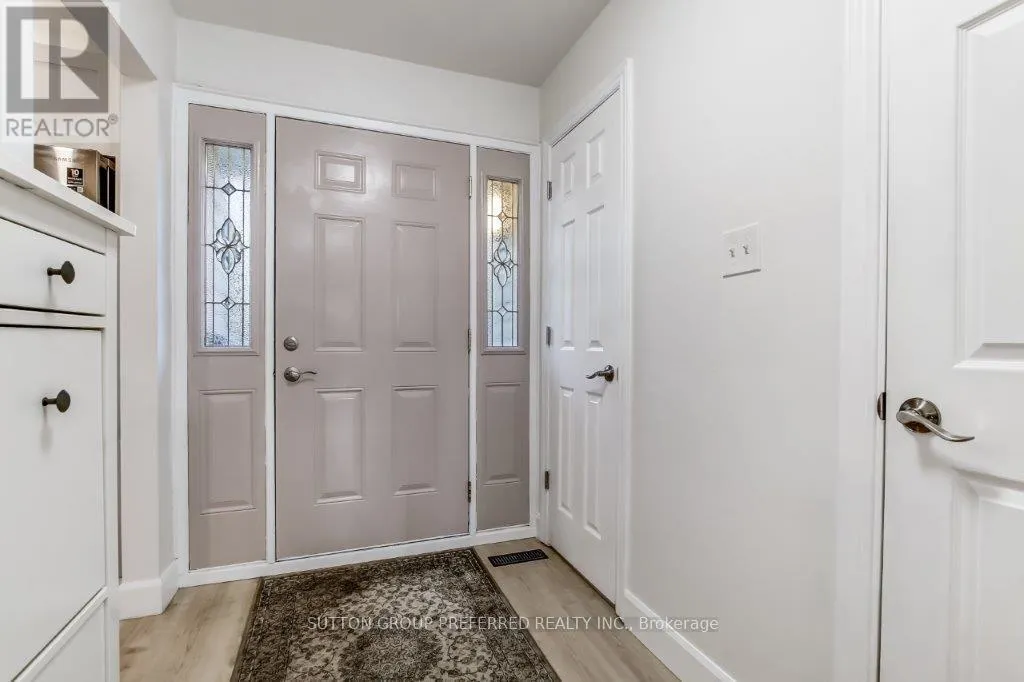 3 - 669 OSGOODE DRIVE, #3