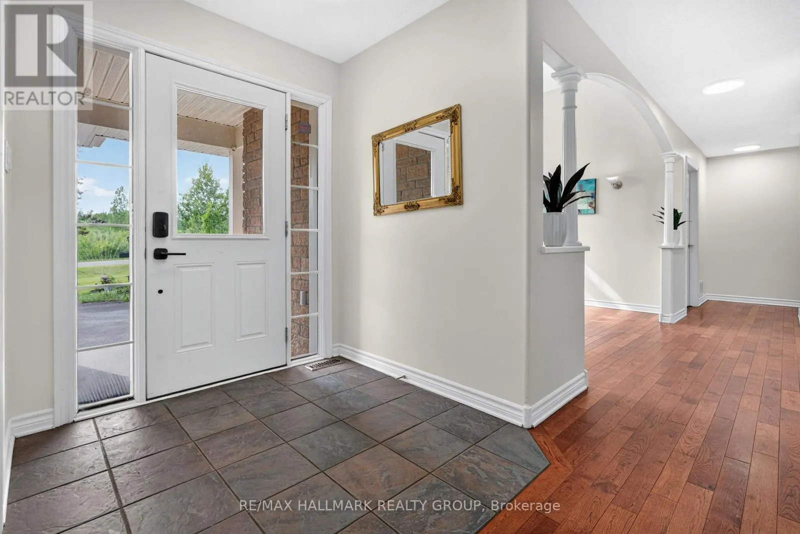 11 RIDEAU CROSSING CRESCENT