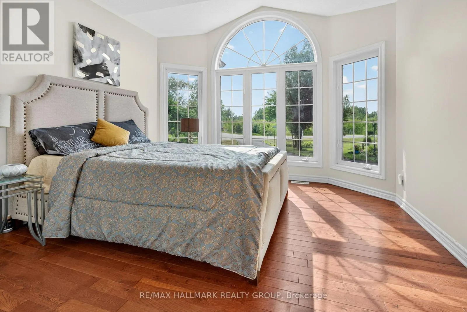 11 RIDEAU CROSSING CRESCENT