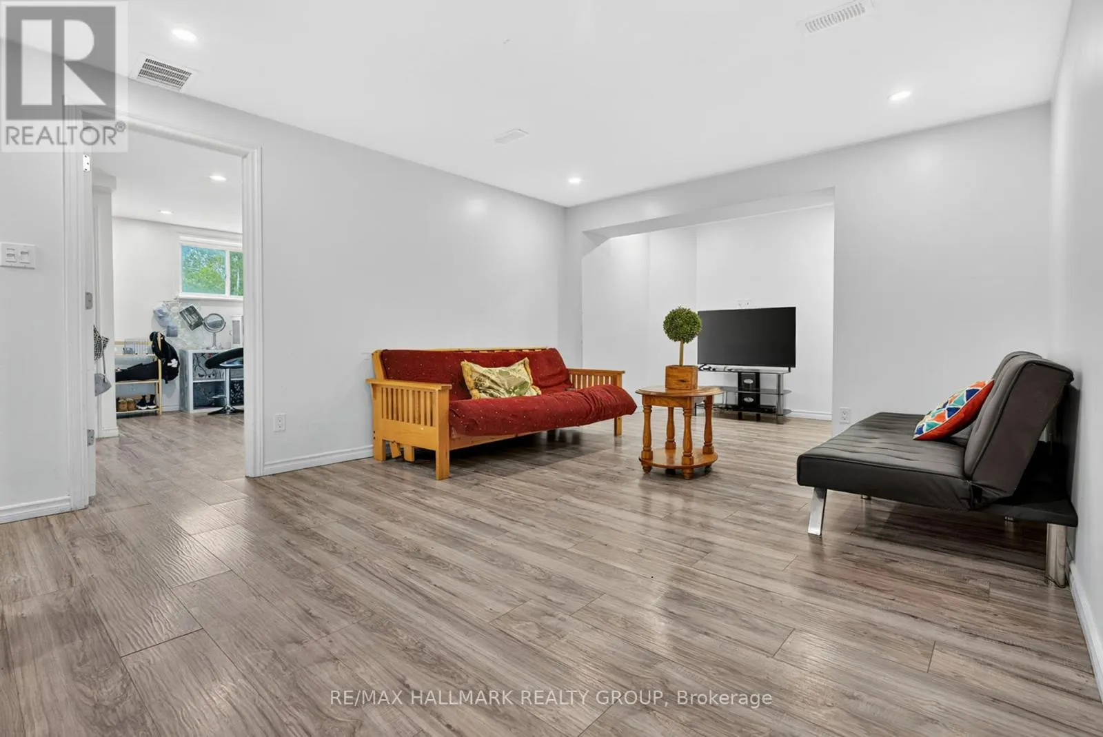 11 RIDEAU CROSSING CRESCENT