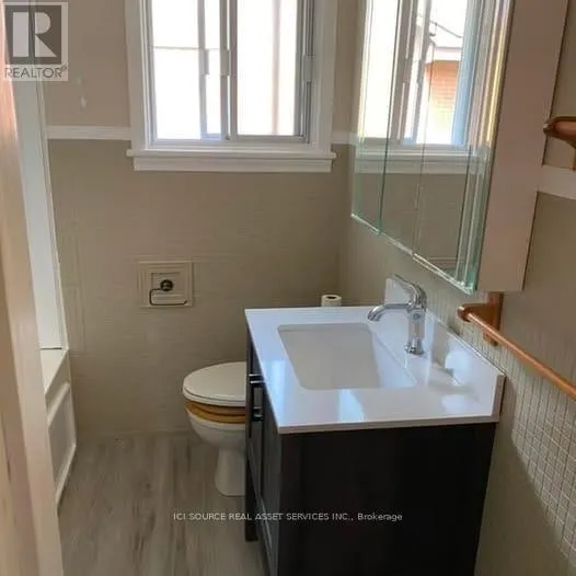 UNIT A - 1824 FORMAN AVENUE