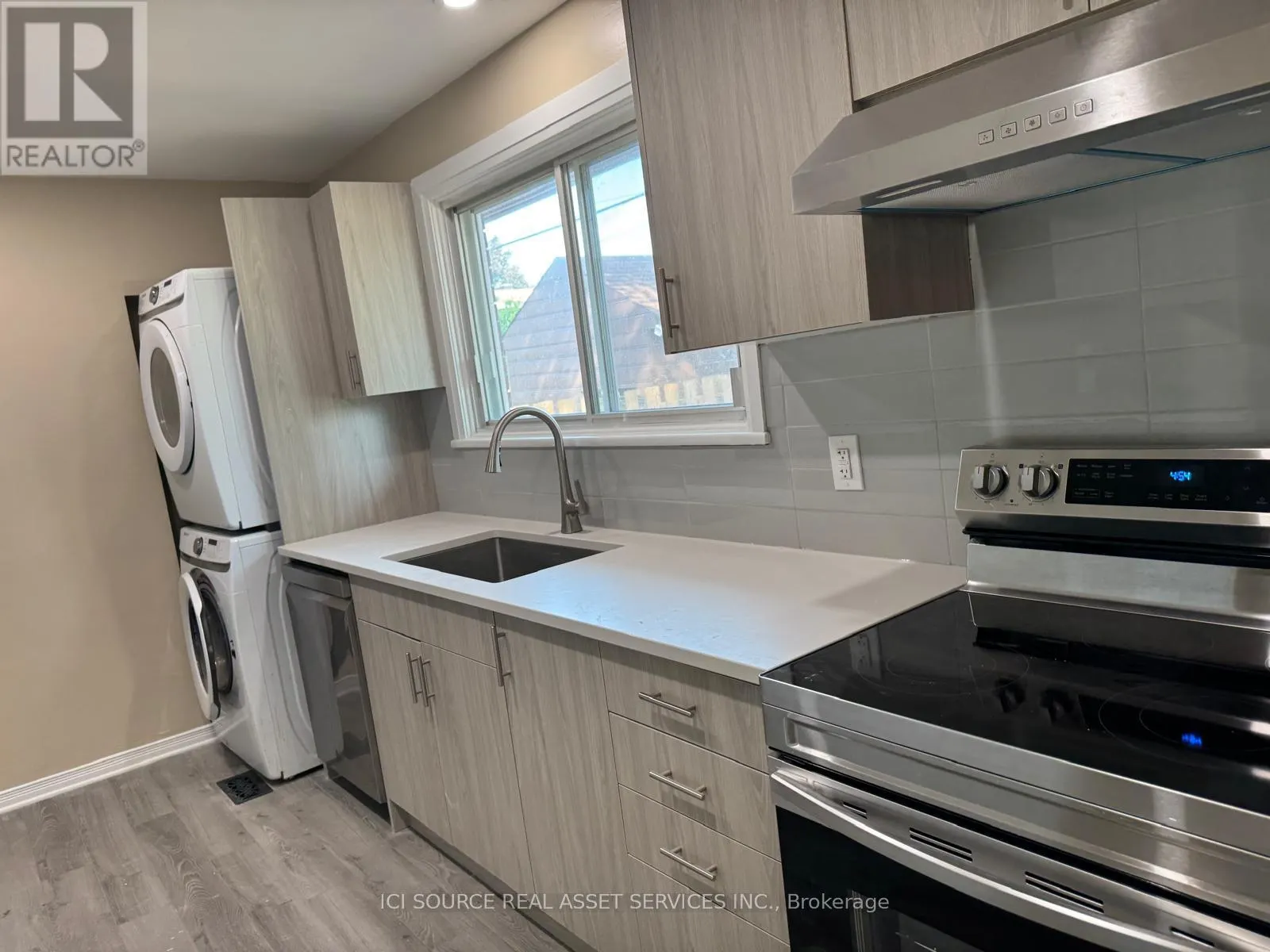 UNIT A - 1824 FORMAN AVENUE