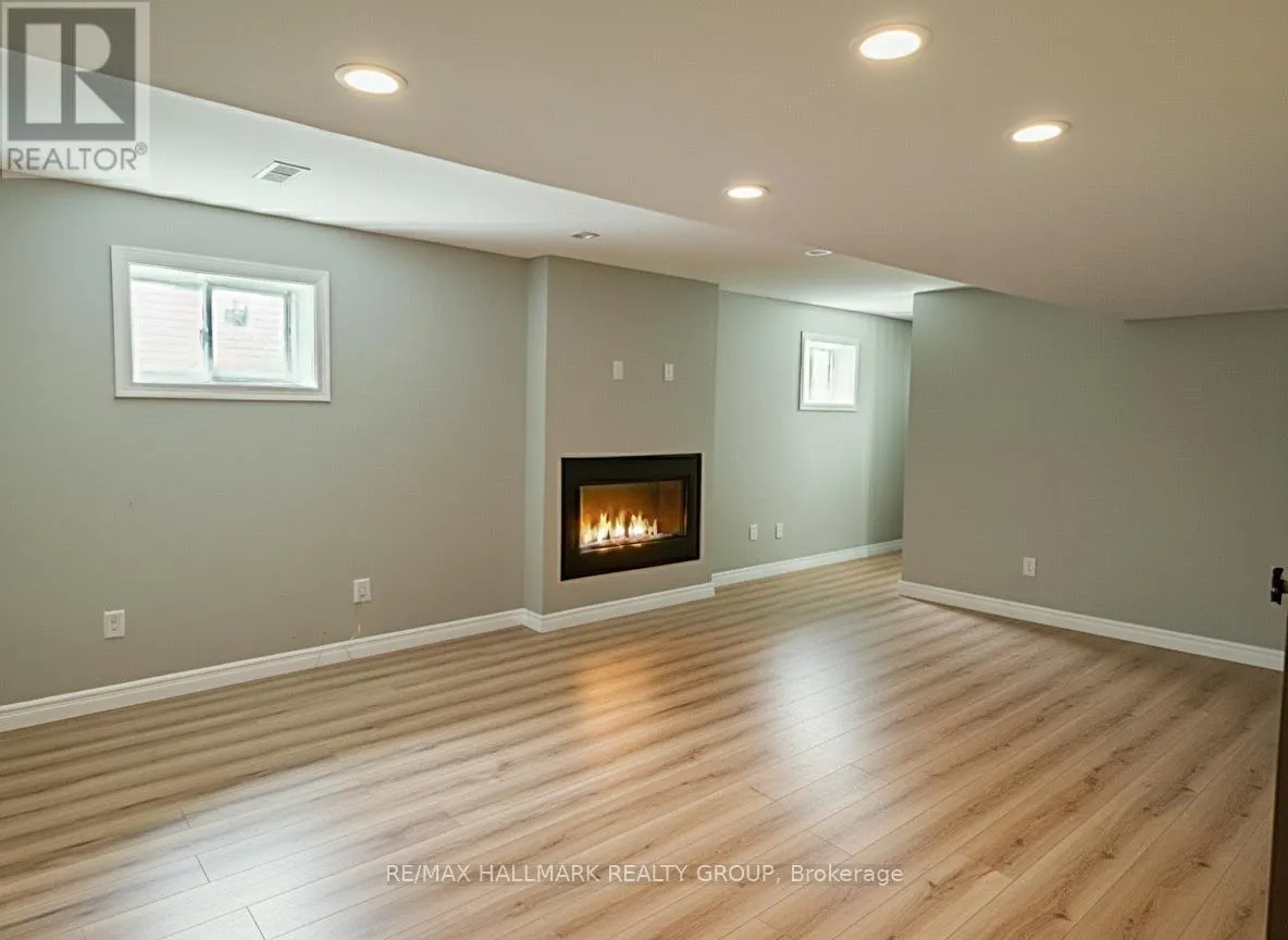 258 SAPLING GROVE