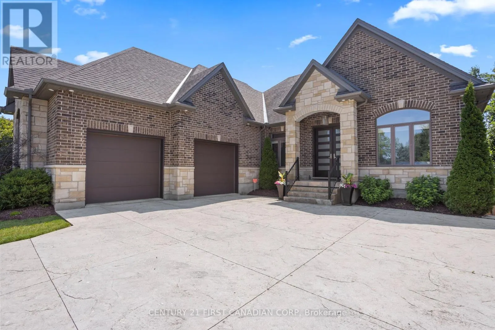 7071 CLAYTON WALK
