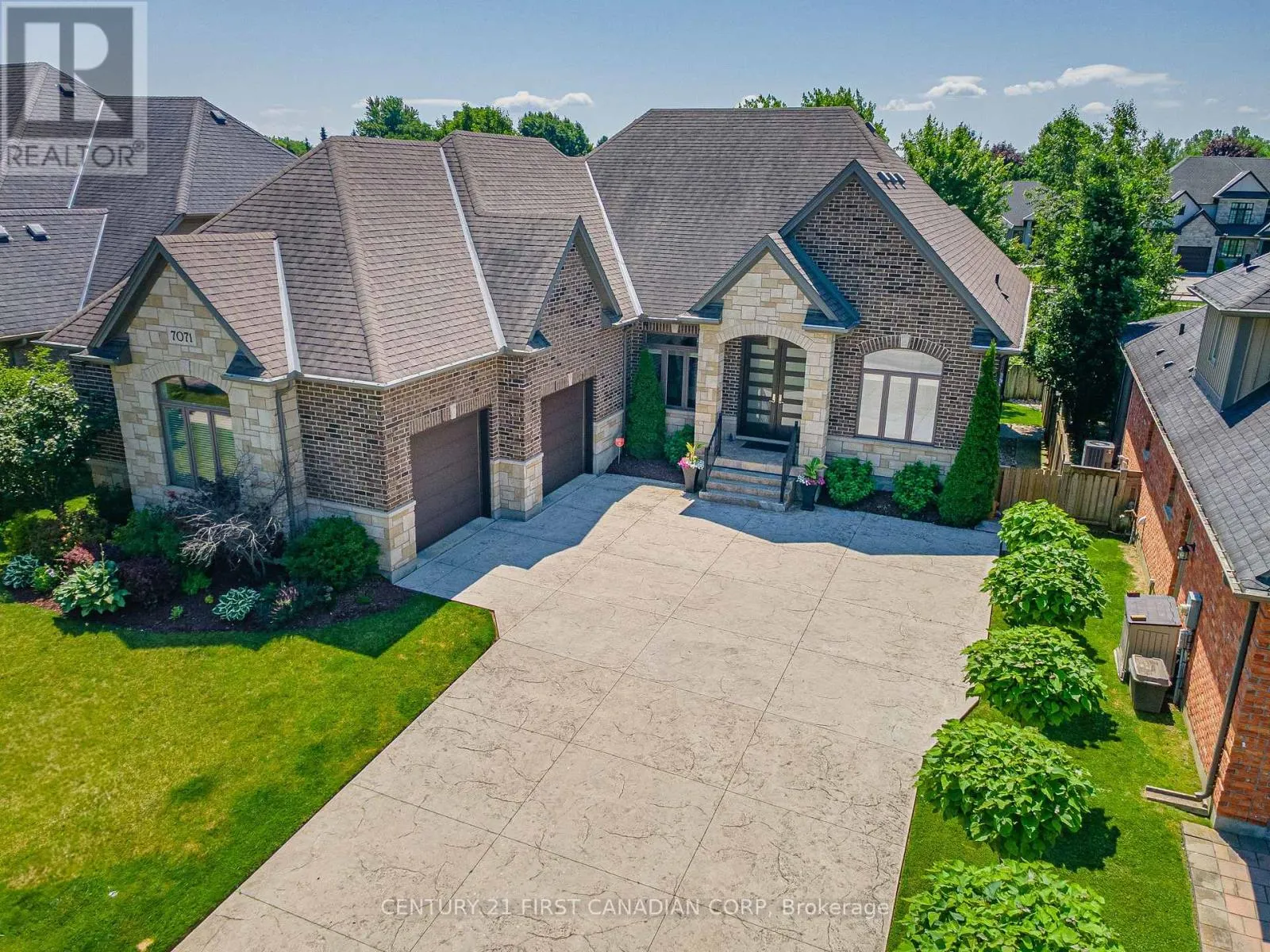 7071 CLAYTON WALK