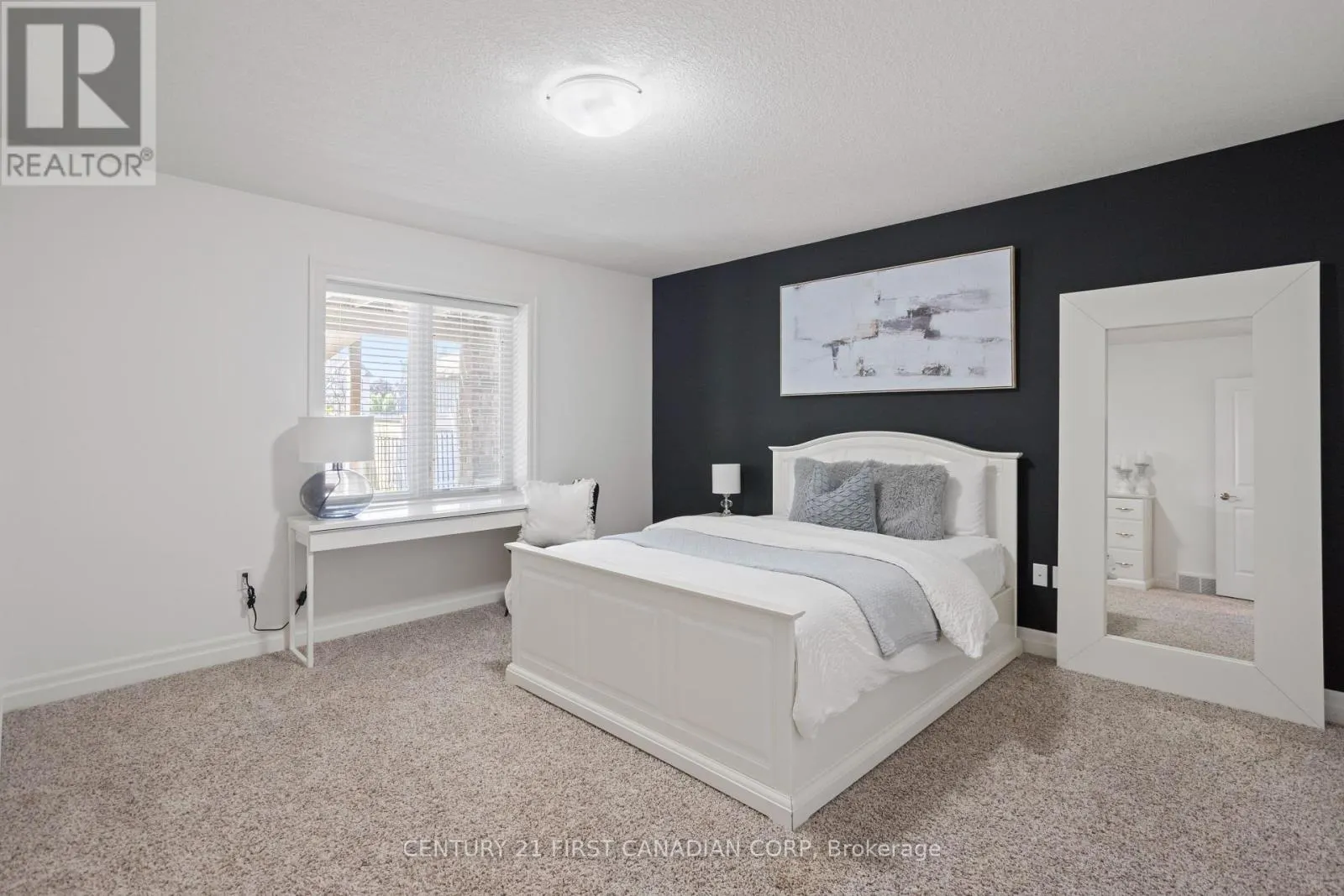 7071 CLAYTON WALK