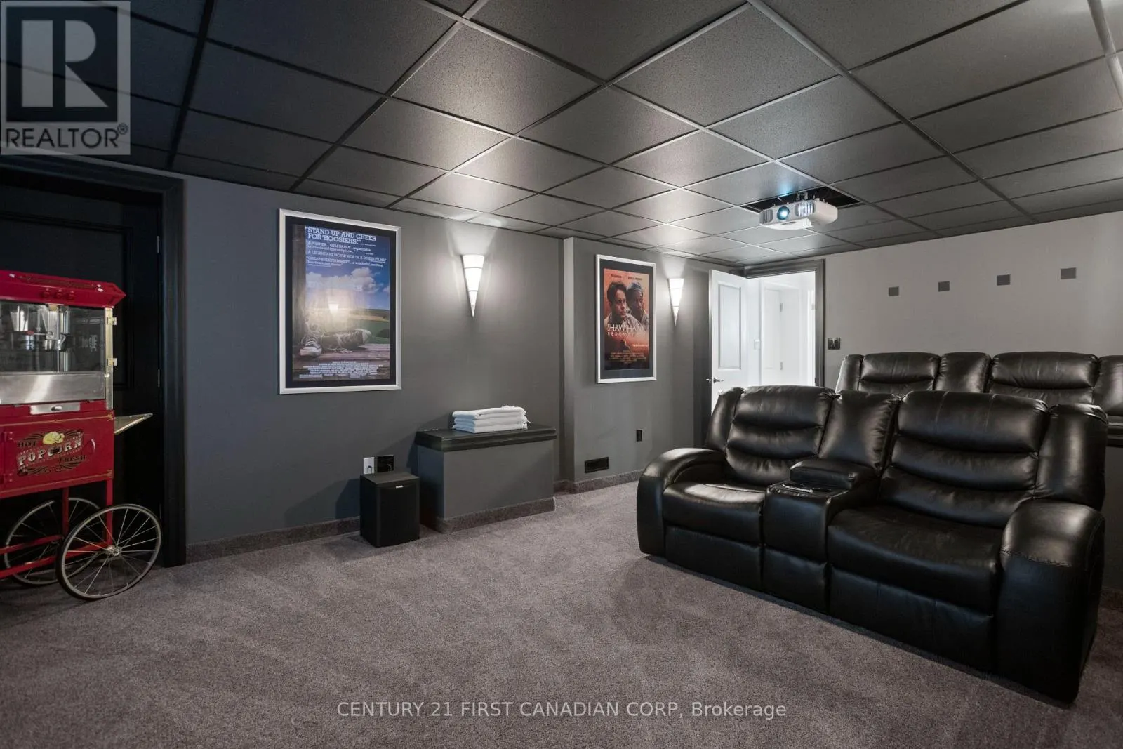 7071 CLAYTON WALK